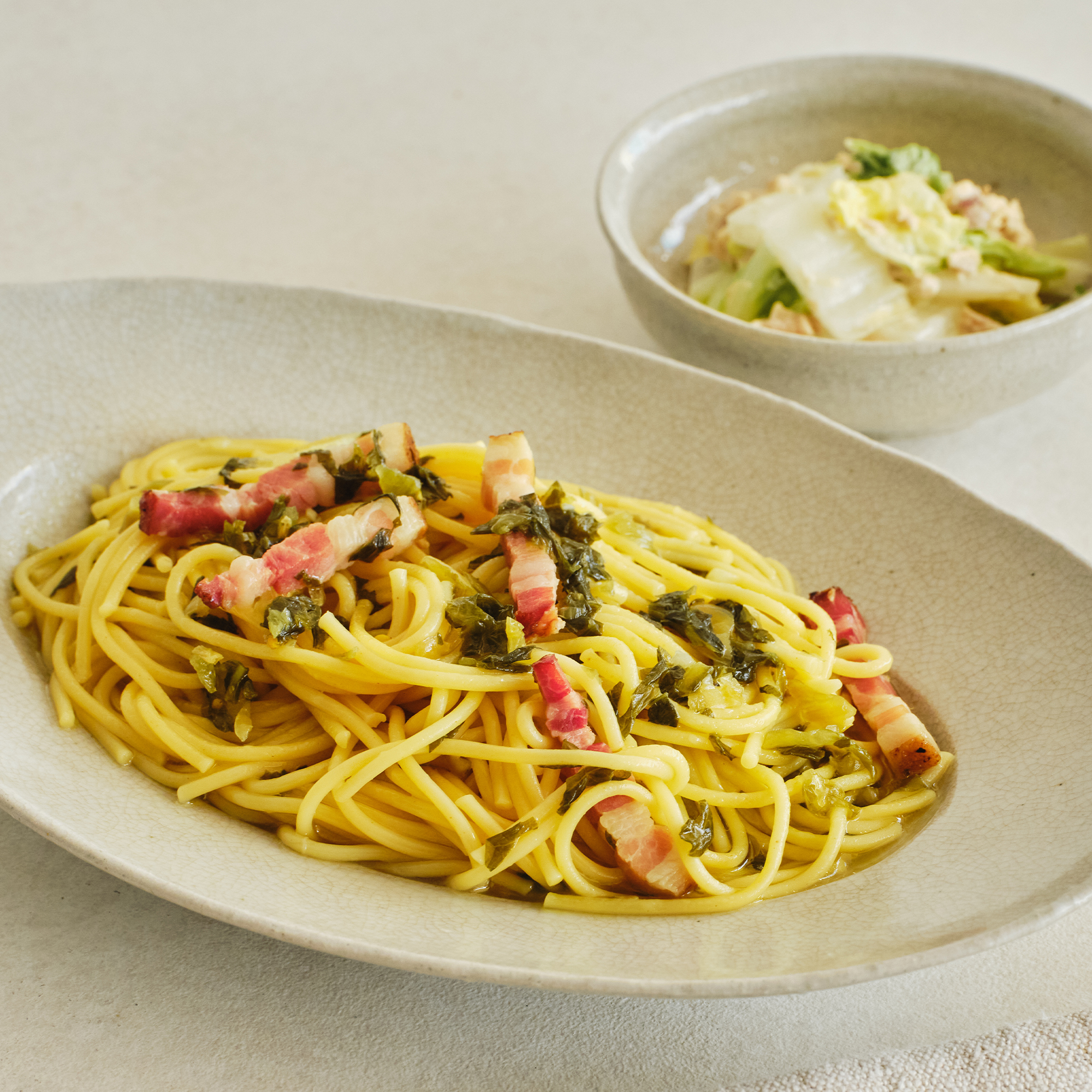 白菜ツナサラダ＆高菜とベーコンの和風パスタ